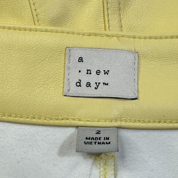 a new day Womens Faux Leather Pants Size 2 Yellow High Rise Pockets Tapered Leg - Picture 5 of 9